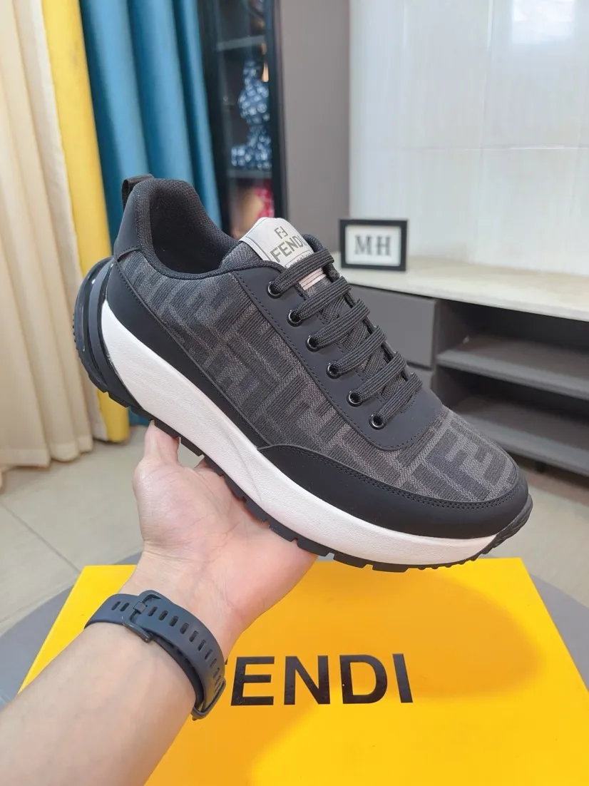 Men's Men's Shoes 💰438🌹🌹[fendi] Fendi's classic and comfortable men's, this complex sneaker is made of soft calfskin➕genuine leather lining➕original ultra-light rubber material with rough outsole. This unique light style is suitable for the casual and refined sensibility of this season. It is comfortable and natural on the feet. It is an everyday style for casual travel in autumn and winter! 38/44